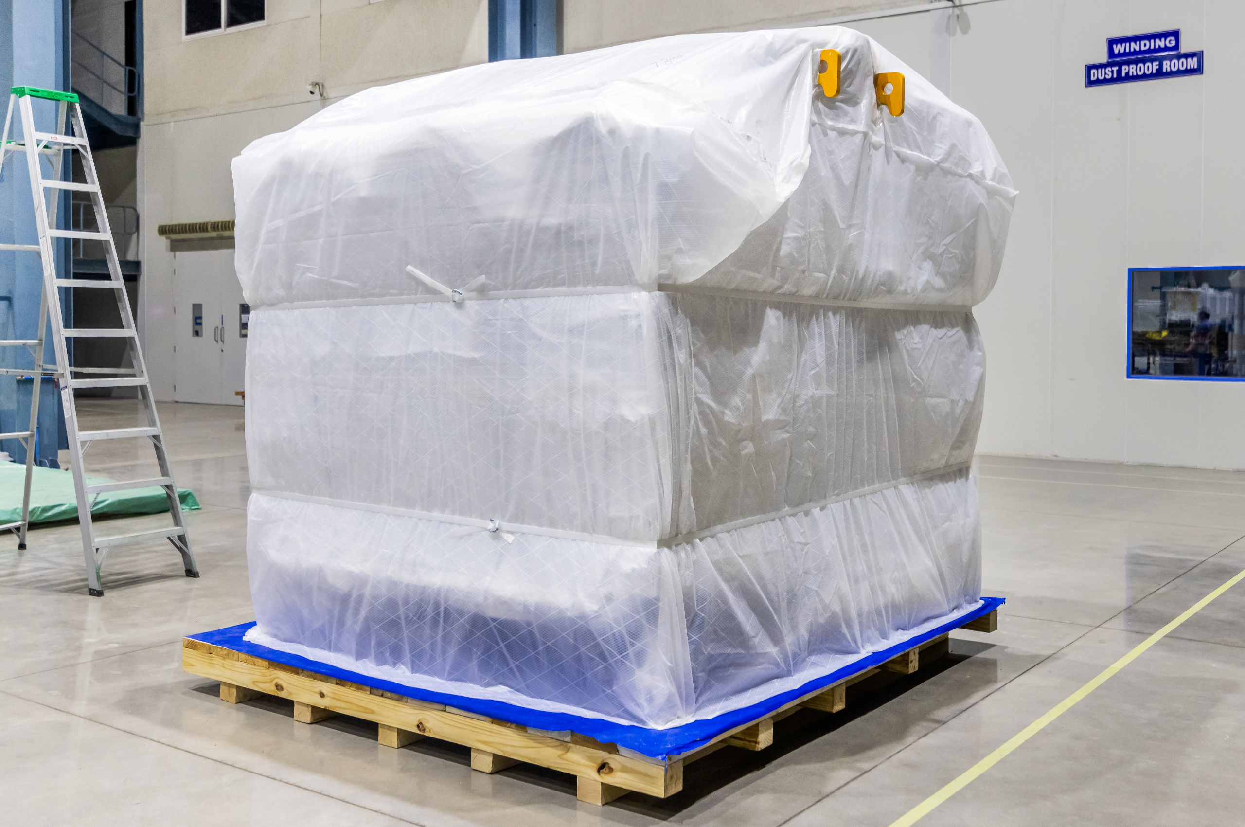 VACUUM & POLYTHEN WRAPING